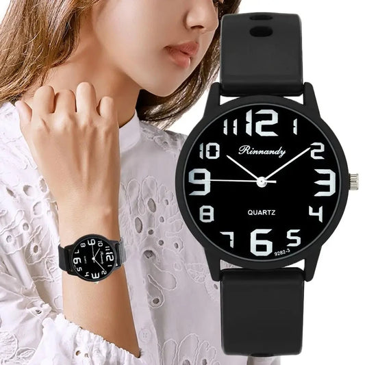 Reloj de cuarzo negro para mujer